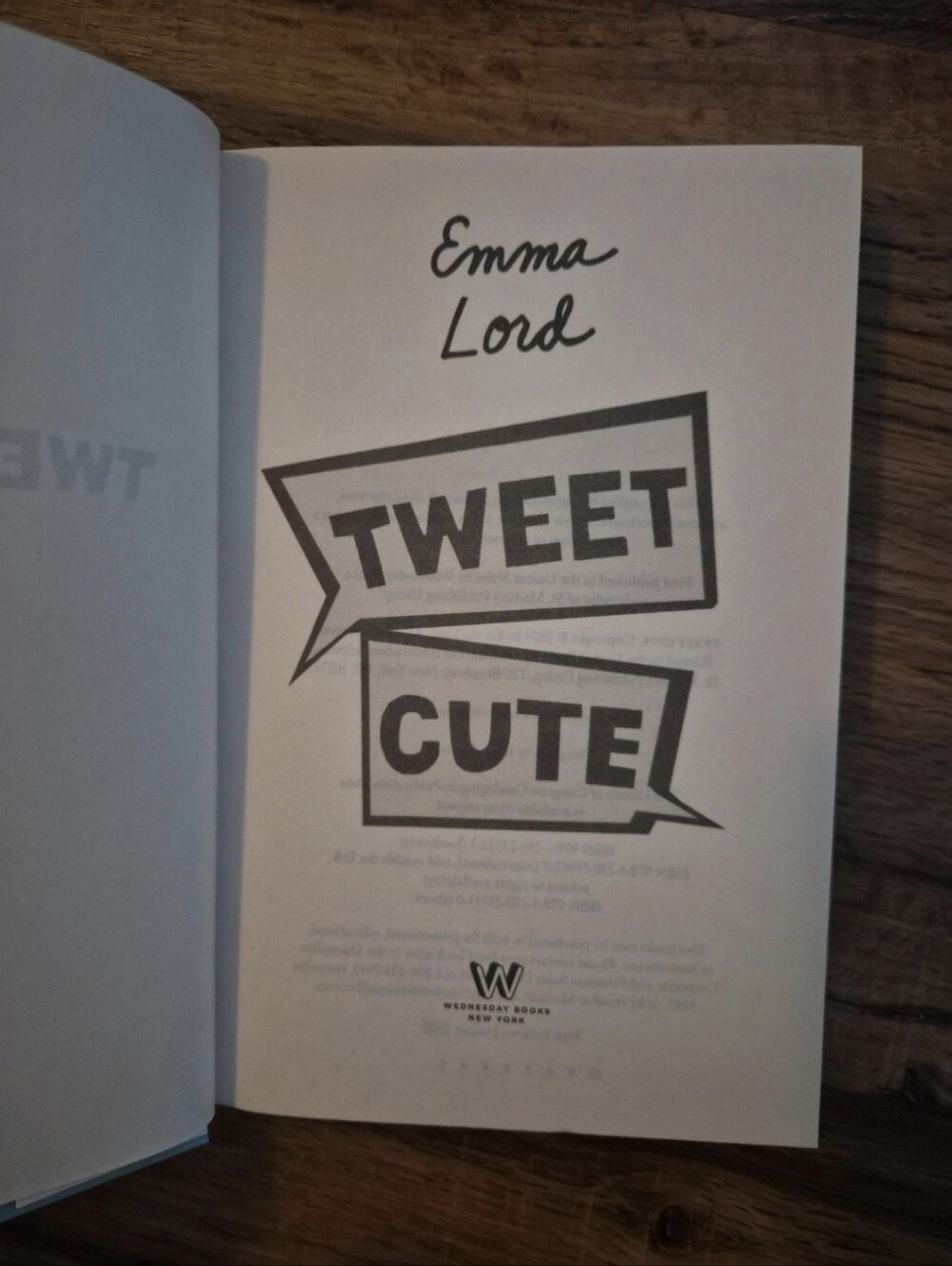 Tweet Cute By Emma Lord
